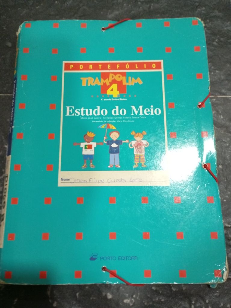 Livros escolares de estudo do meio
