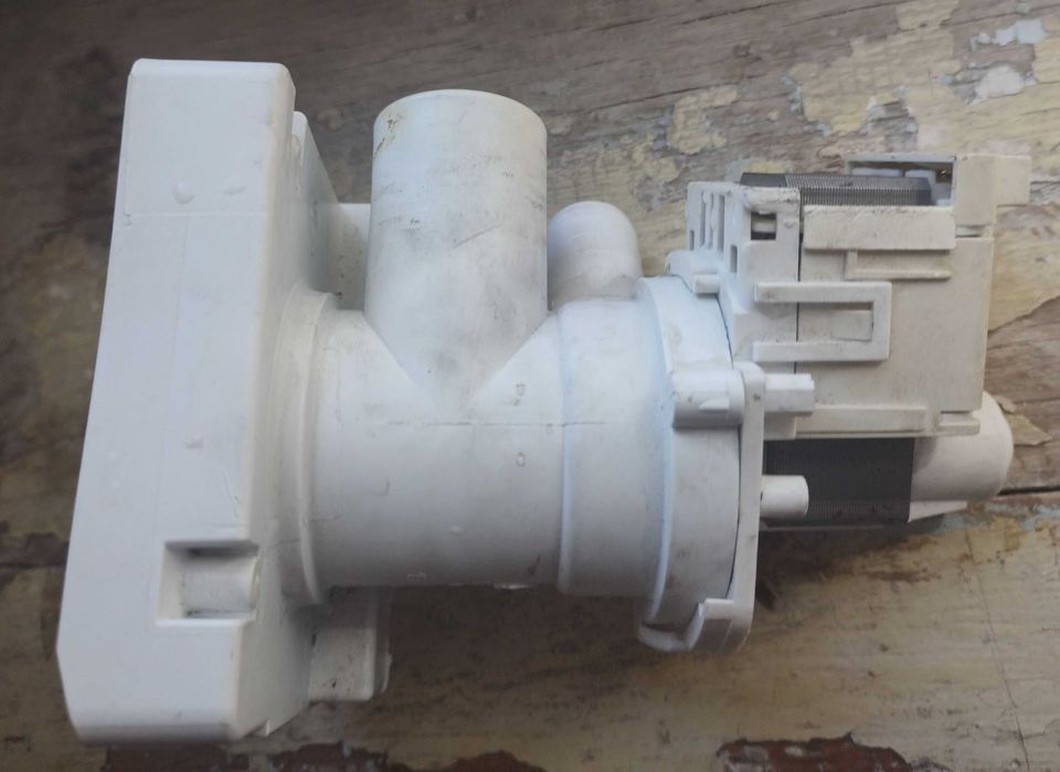 Помпа с улиткой для стиральной машини Electrolux PerfectCare 600.