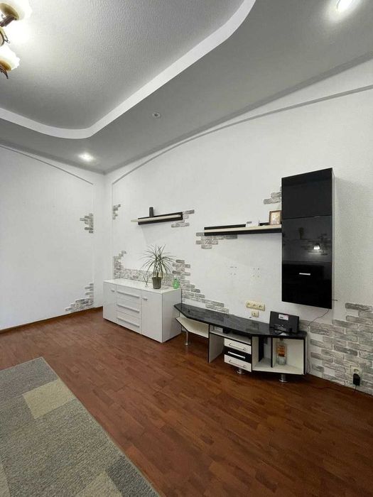 В оренду 2-кімната квартира вул. Покровська ( центр міста )