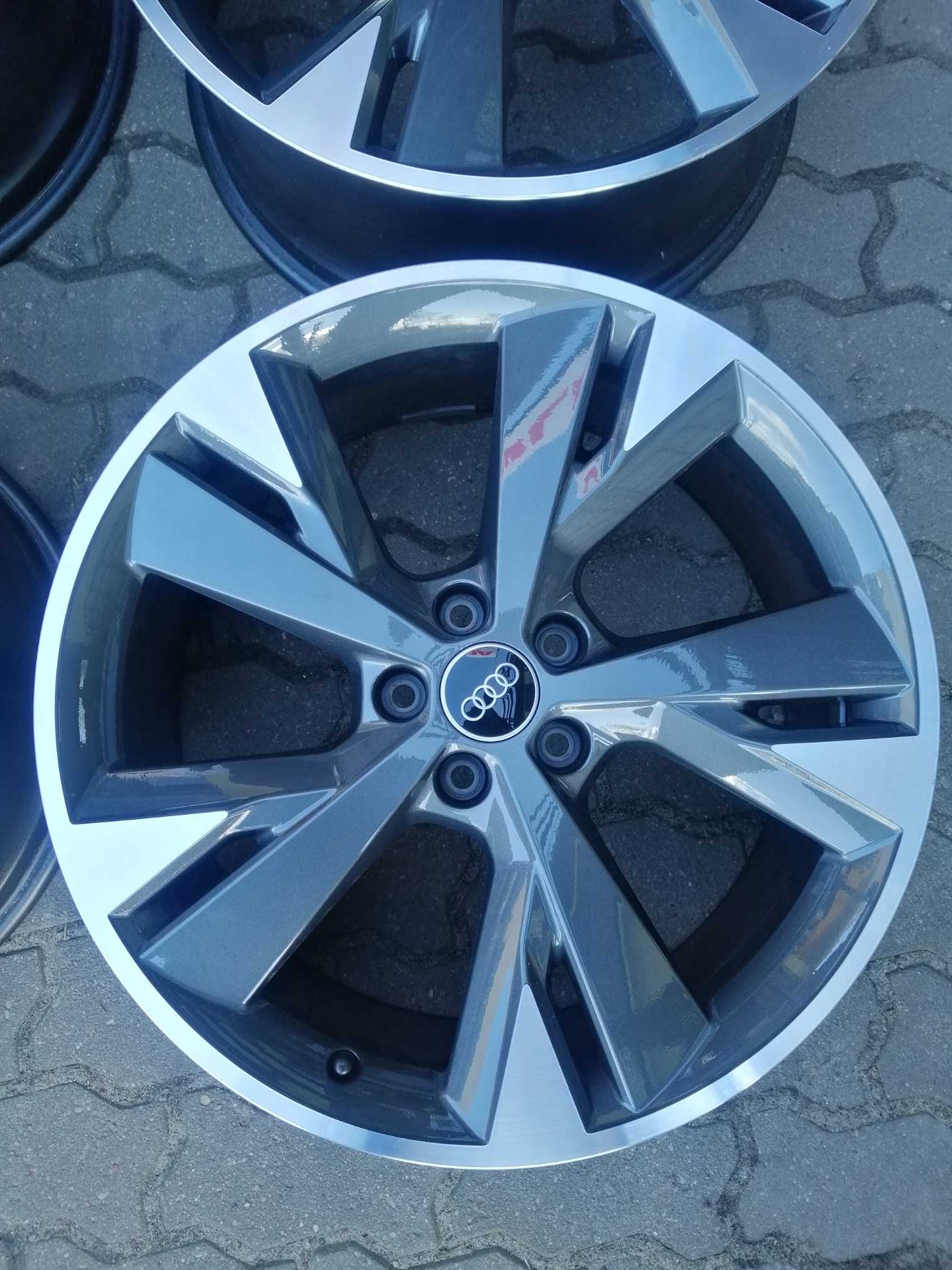 Felgi aluminiowe 5 x 112 R 20 Alufelgi oryginalne Audi Jak Nowe