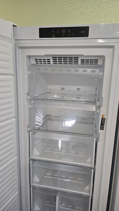 Морозильна камера 7 кошиків bauknecht, 2024р модель