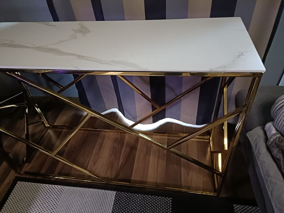 Konsola escada z metalu kolor zloty