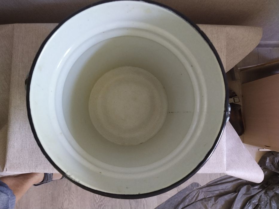 Ведро эмалированное 12 литров.