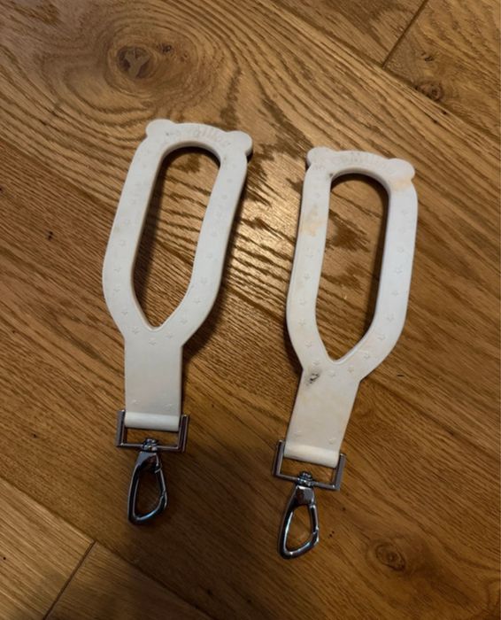 Zaczepy mocujące uchwyty do wózka La millou