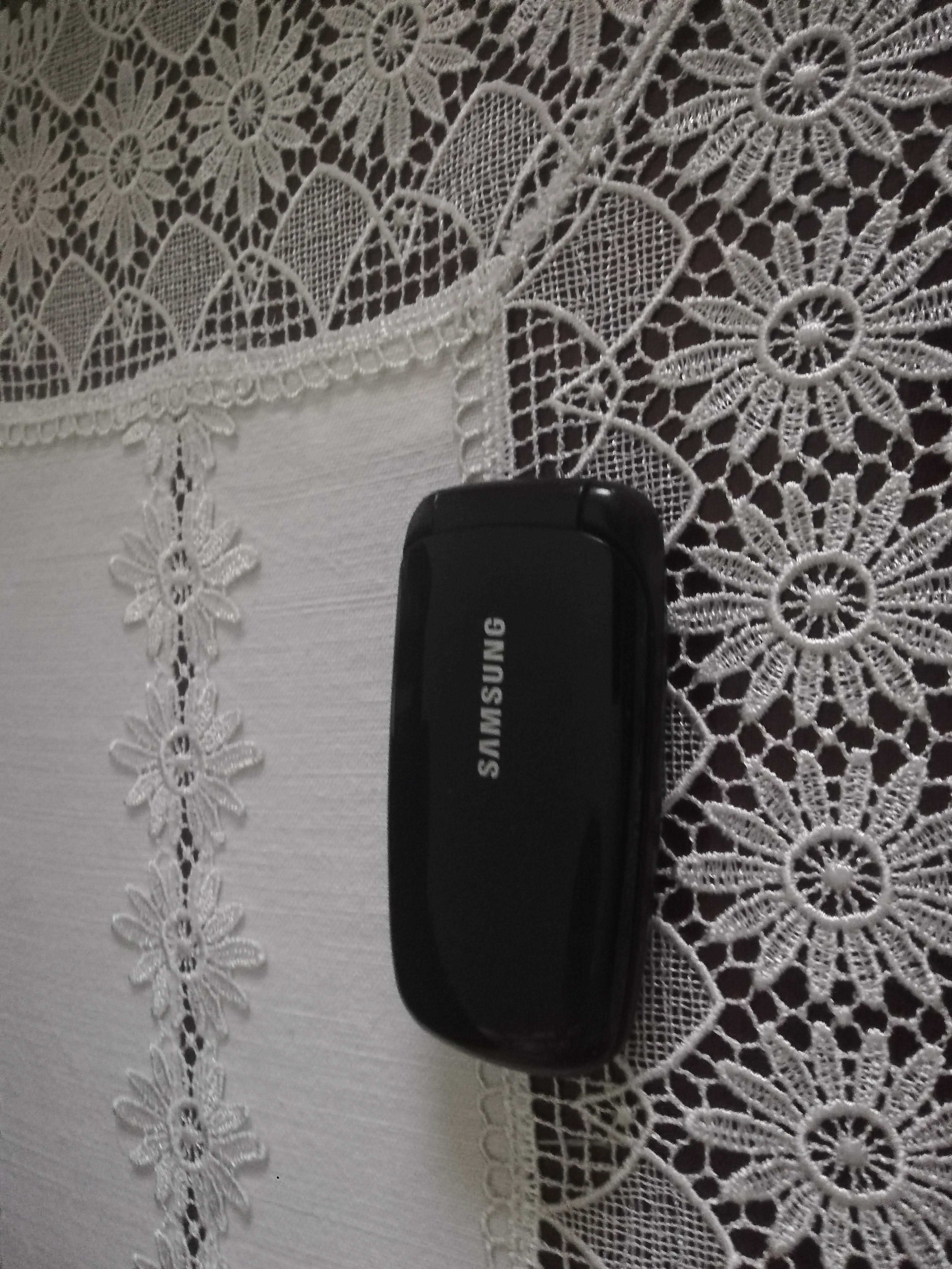 Telemóvel Samsung + carregador