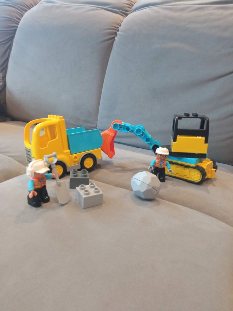 9 zestawow LEGO Duplo+ pudełko