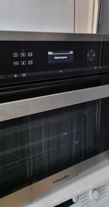 Urządzenie do gotowania na parze z kuchnią mikrofalową Miele DGM 6401