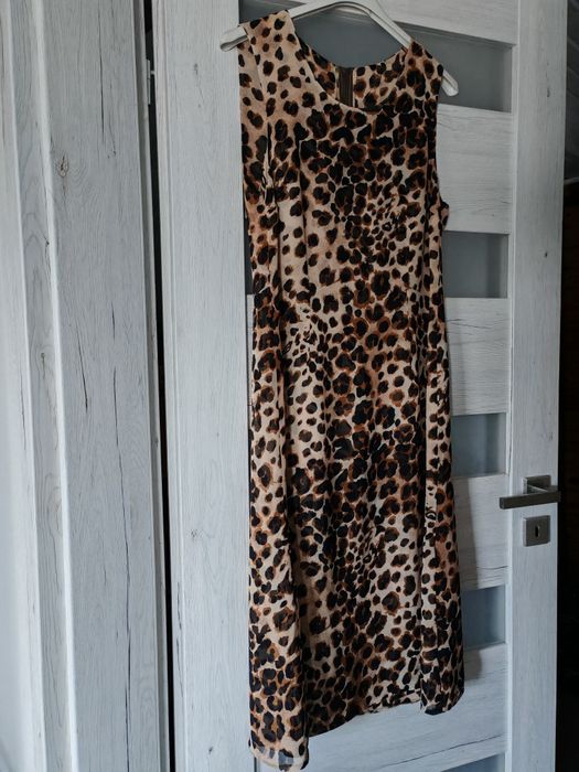 Sukienka w panterkę