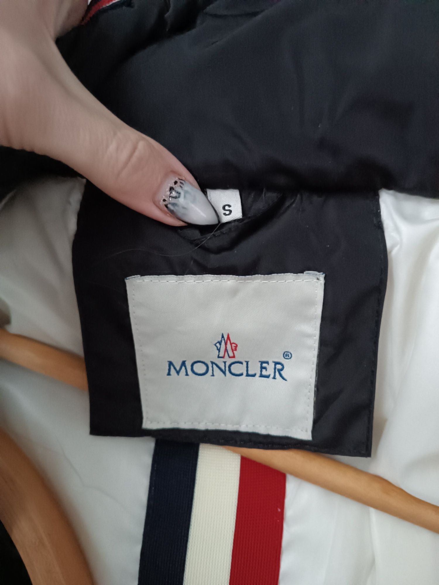 Женская курточка Moncler р.S