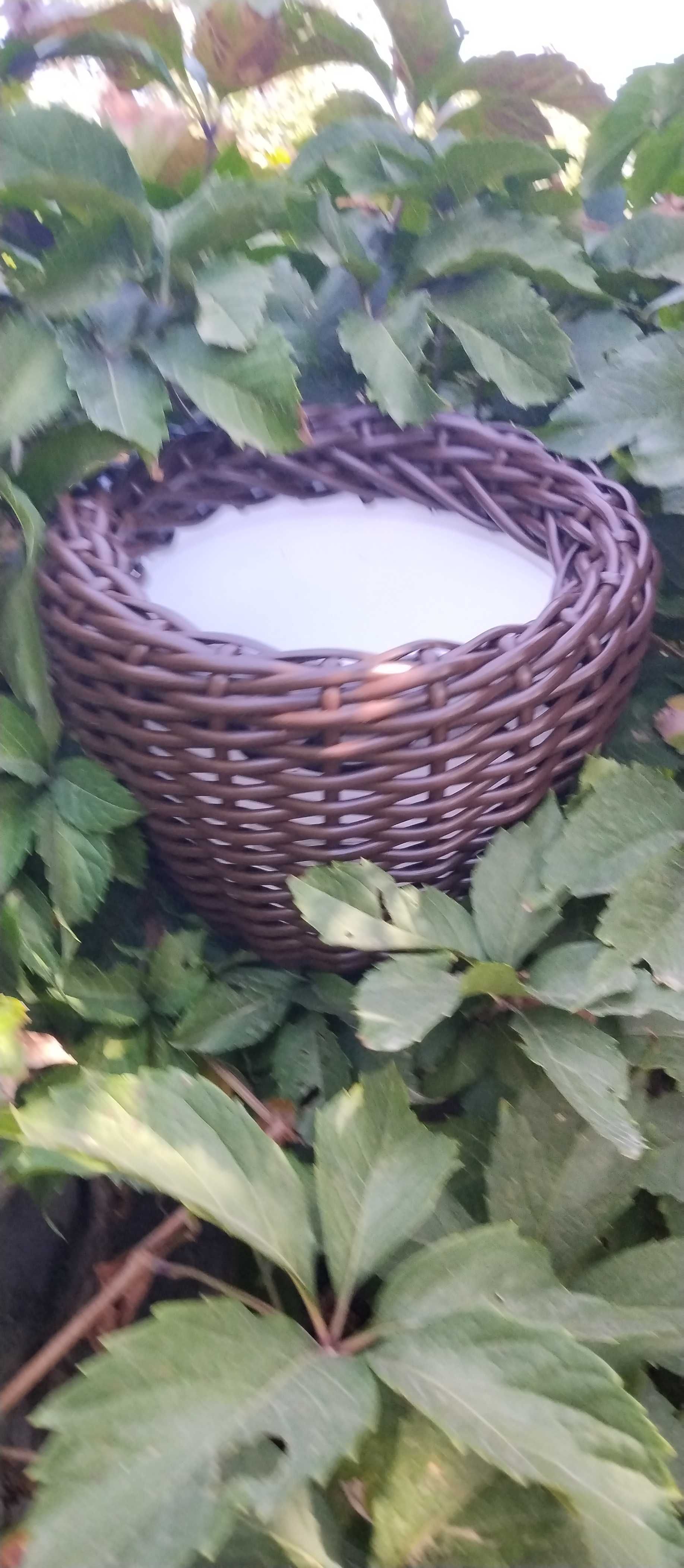 Кашпо зі штучного ротангу