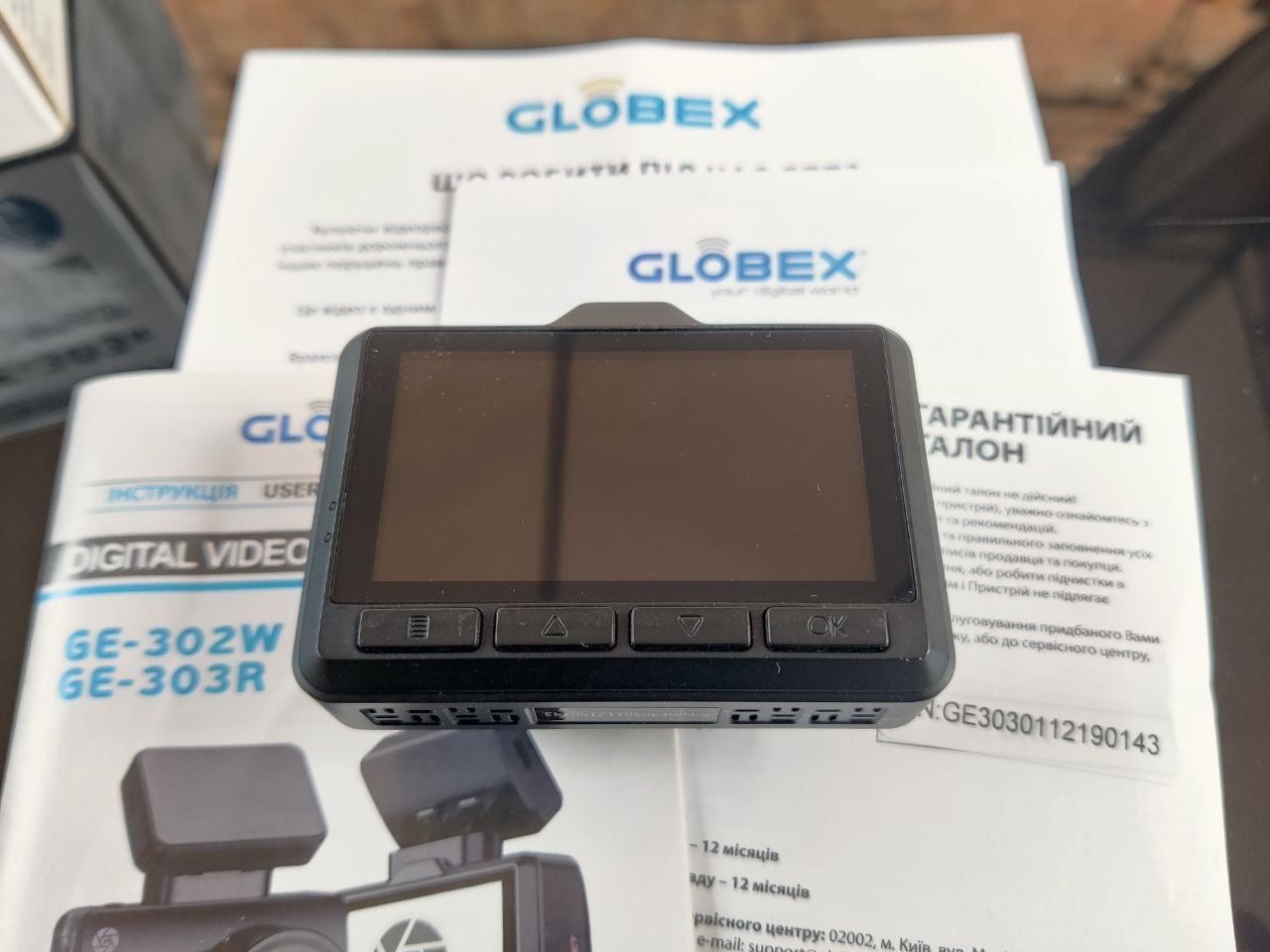 Видеорегистратор Globex GE 303R на запчасти