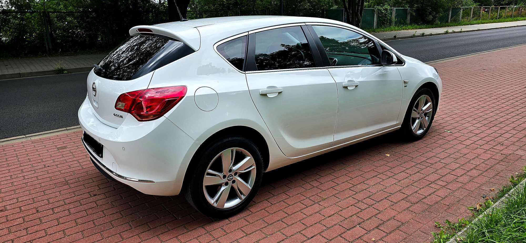 Opel Astra J 1.4 turbo 120 KM super stan tech. oryginalny przebieg