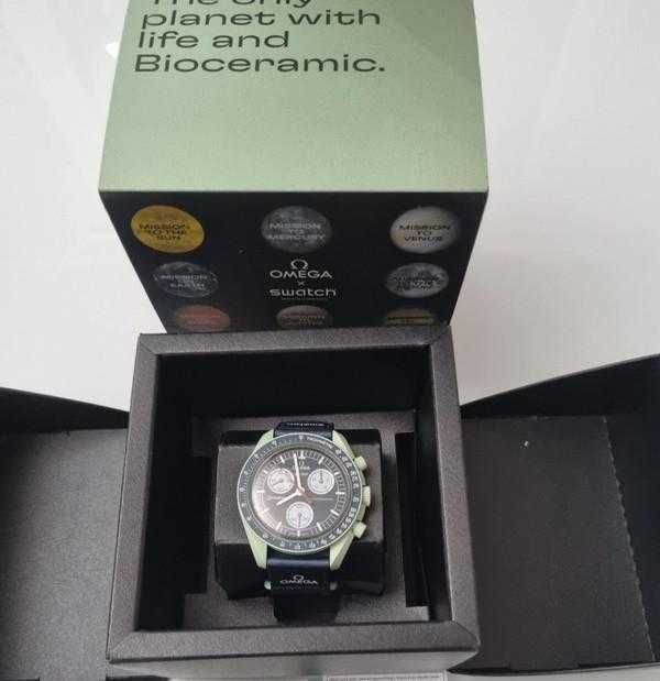 Omega x Swatch SO33G100 Ziemia - Biokeramiczny zegarek naturalny