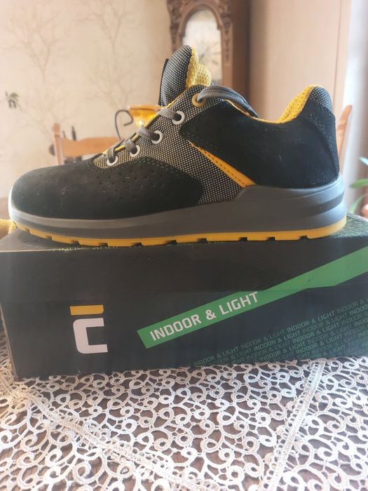 Wygodne zamszowe robocze półbuty  GRIMMA S1 SR  Cerva 41