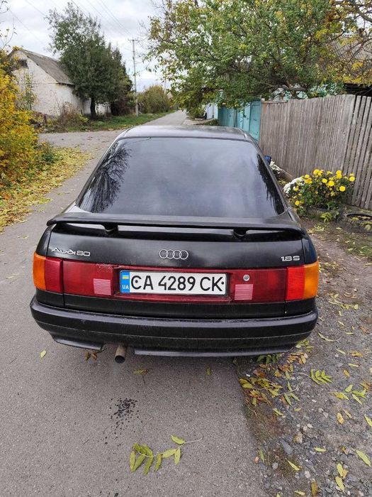 Автомобіль  ауді