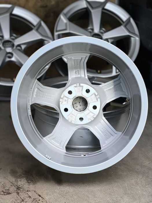 Оригінальні диски Audi 5 112 R17 A4 S4 B9 A6 A3 Q3 Q2 Q5 Volkswagen