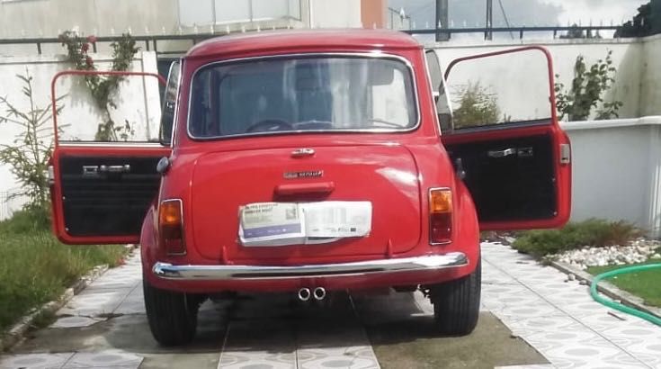 Mini GT 1275 deslumbrante