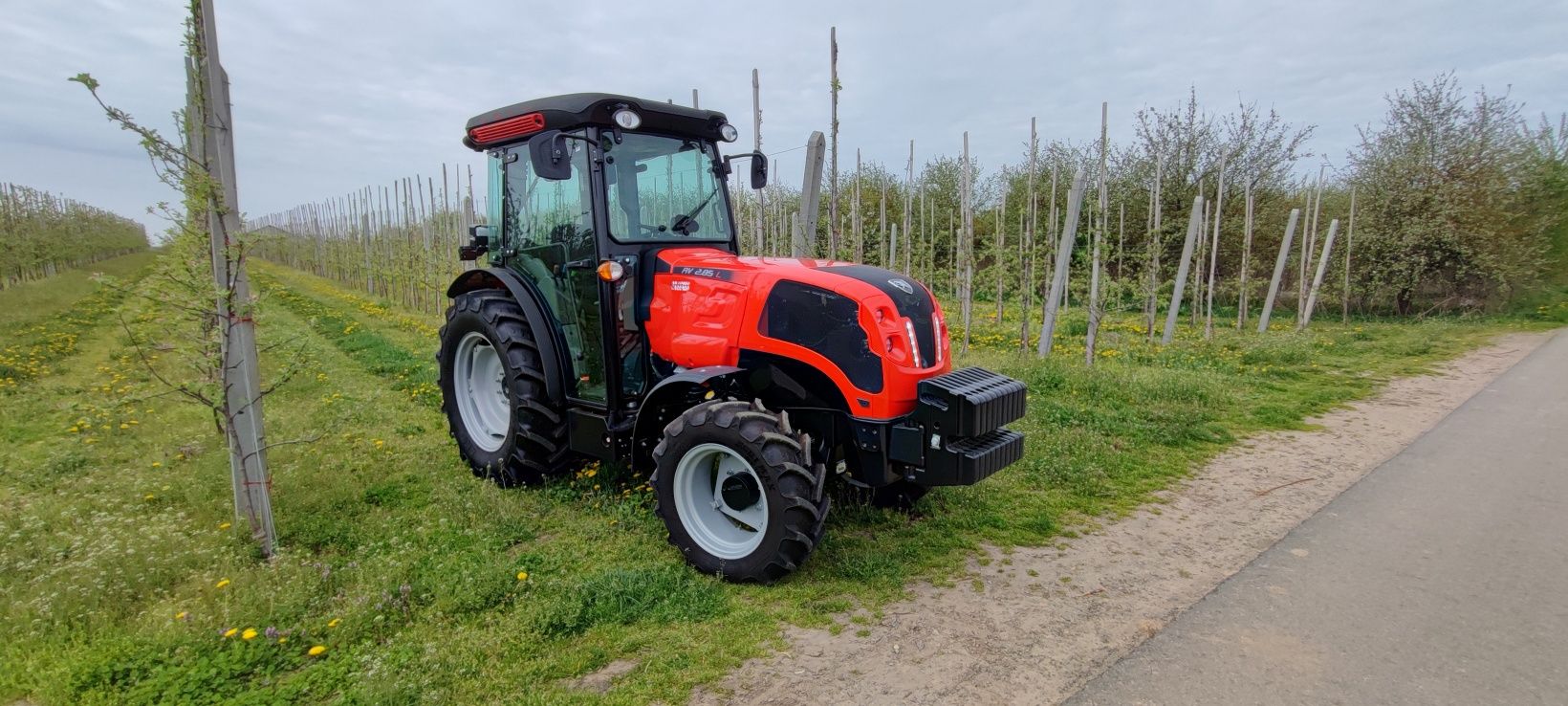 Ciągnik sadowniczy ANTONIO CARRARO VL 8.5 ogrodniczy sadownik carraro