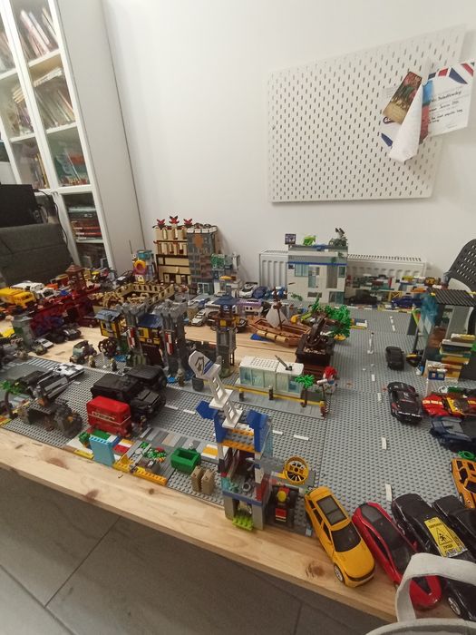 Гарне лего місто.