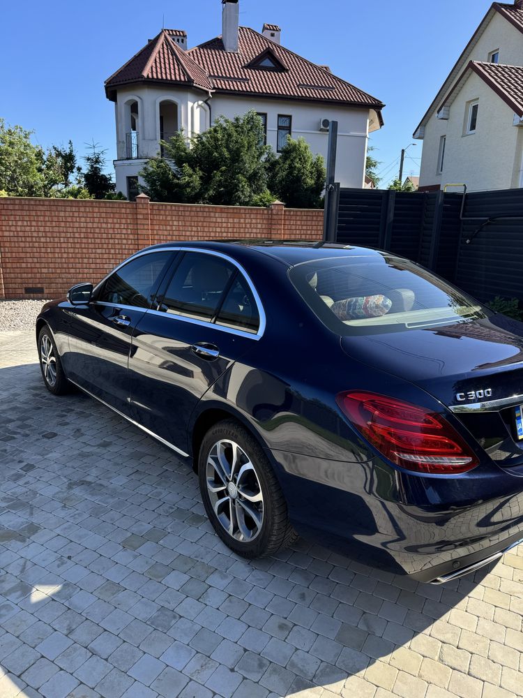 Продам Mercedes C-300 2014 року
