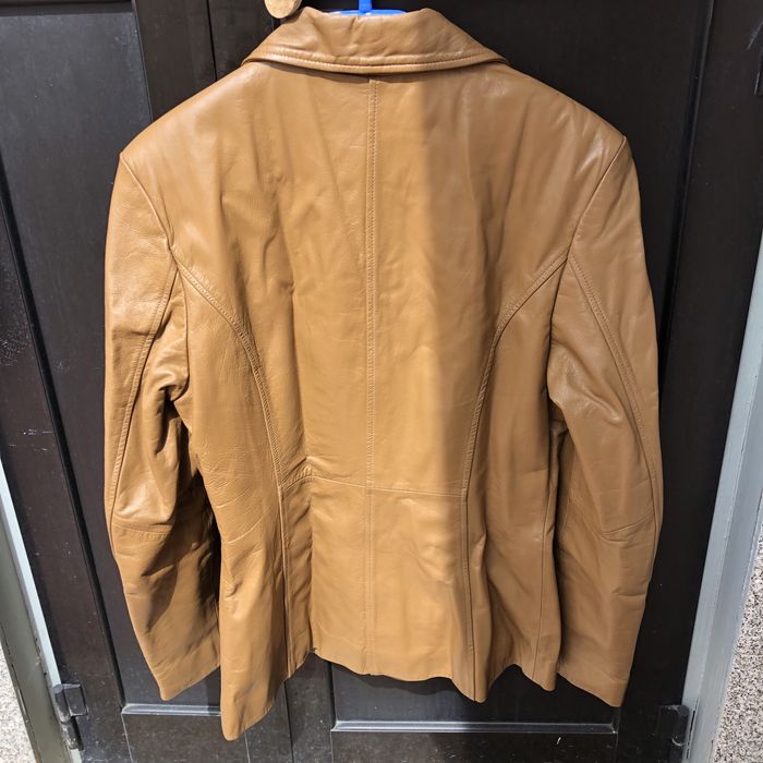 Casaco em pele cor de canela tam. S