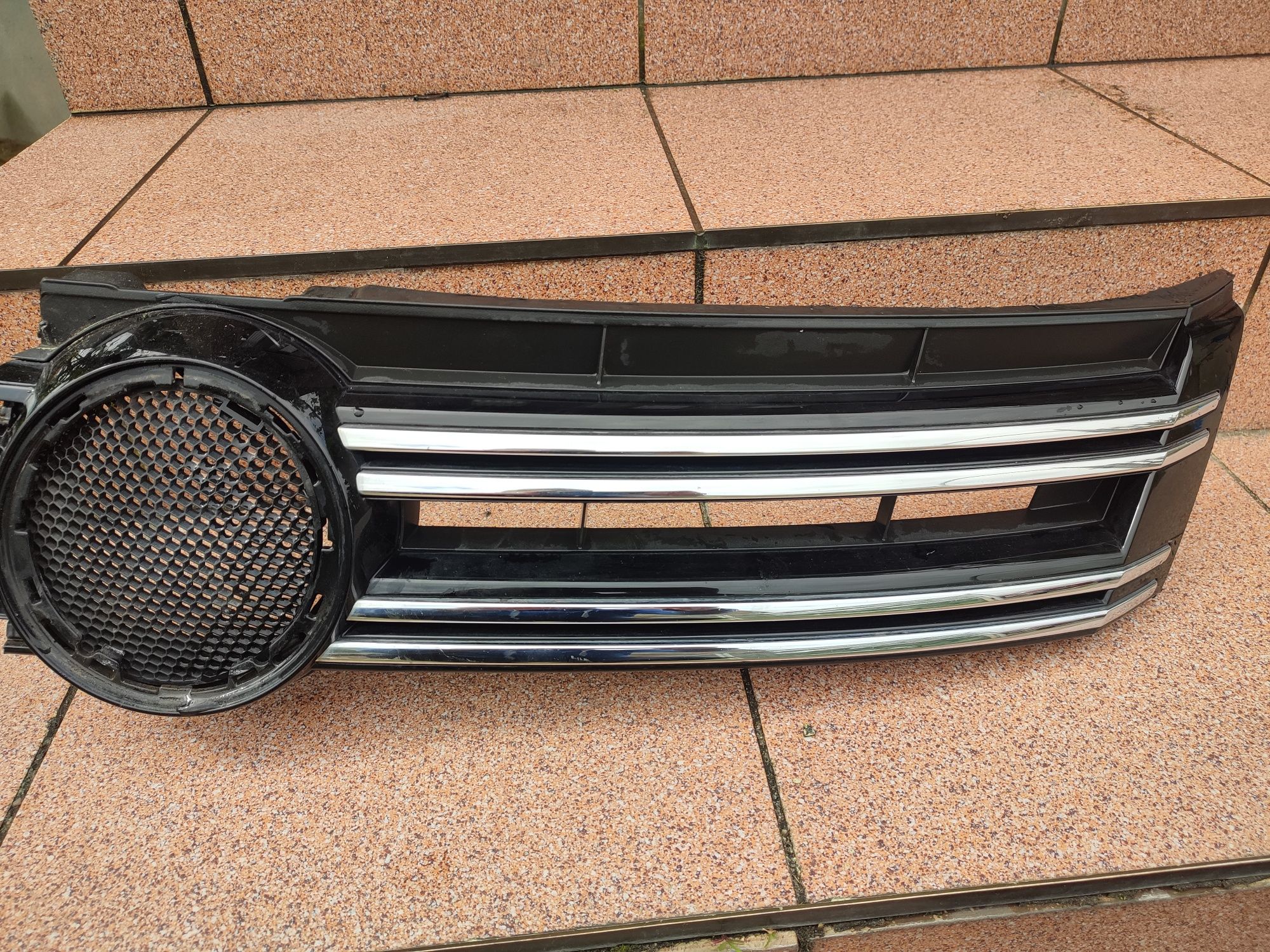 Chrom Tiguan grill