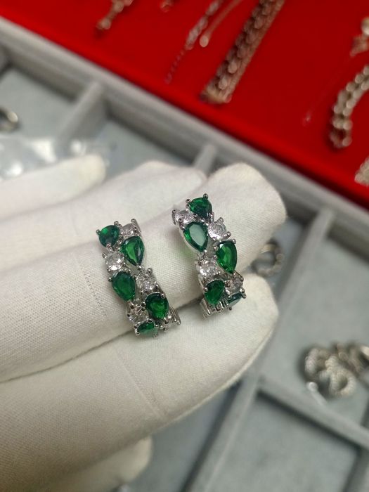 Прикраси з медичного сплаву