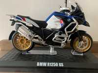 BMW R1250 GS модель мотоцикла гусь моделька