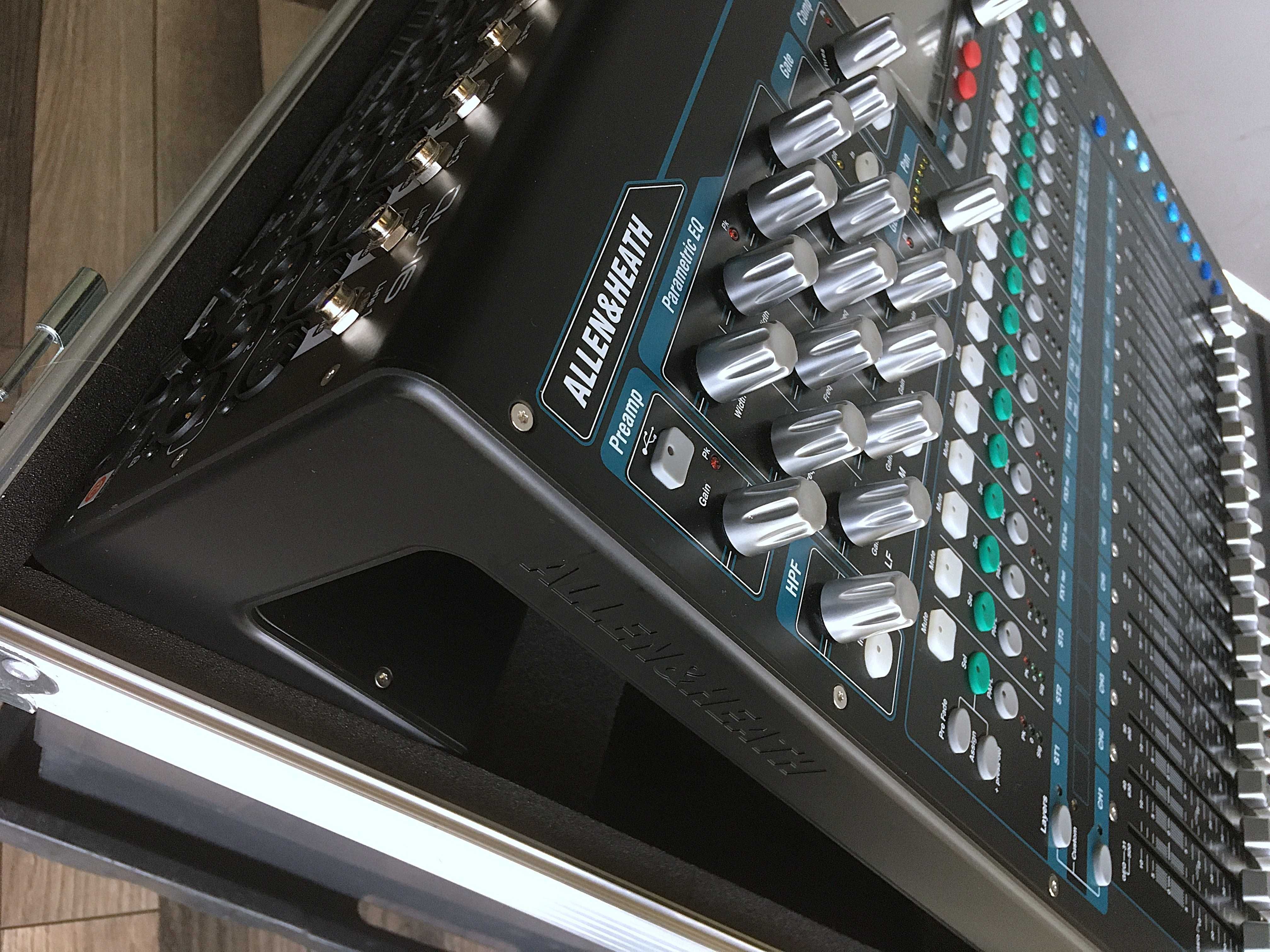 Mikser cyfrowy Allen Heath QU16 + Case