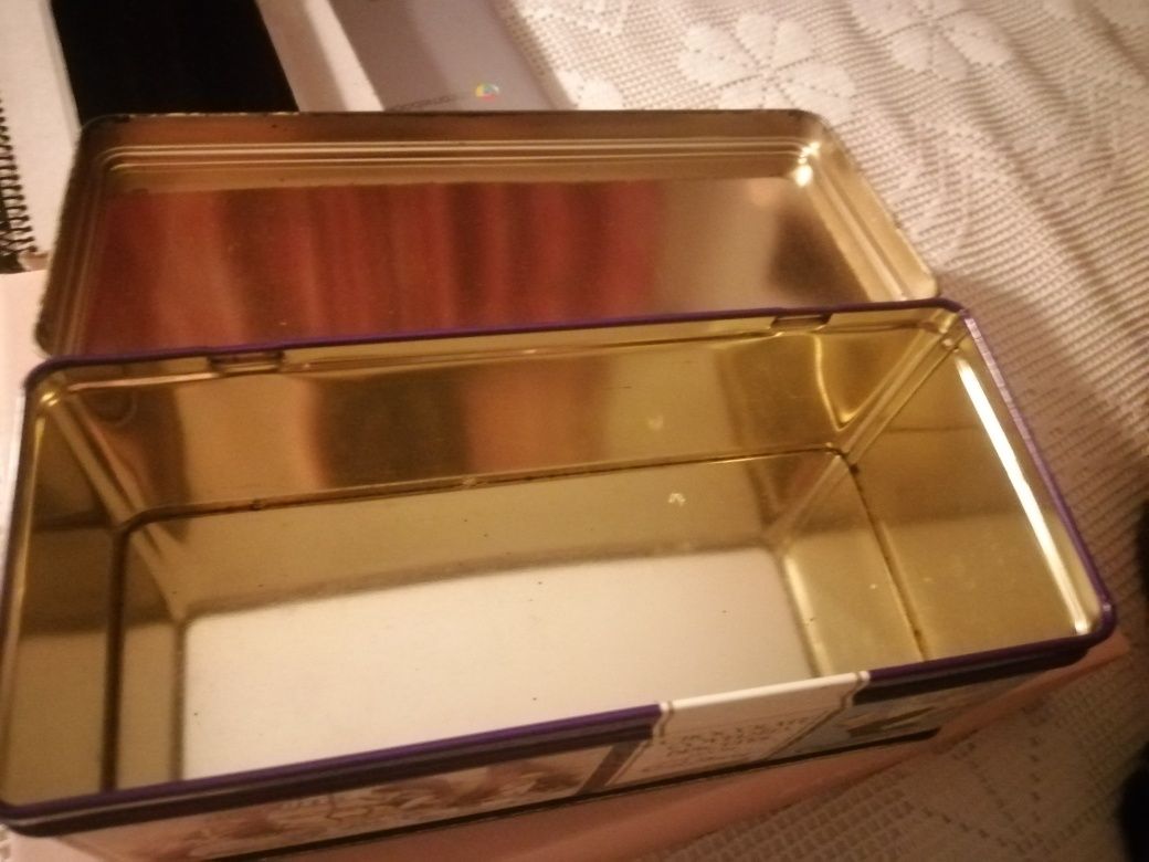 Lata de Bolachas Cadburys