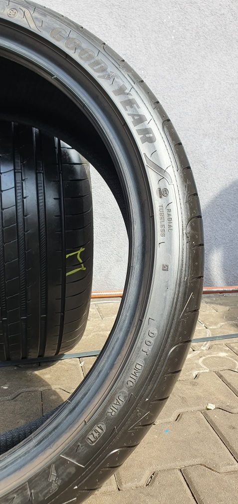225/40/20 Goodyear para