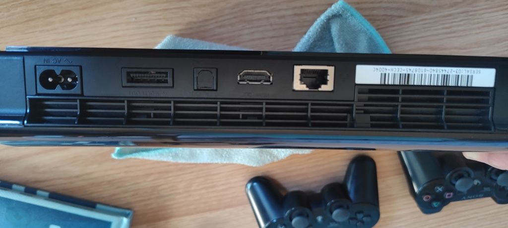 Konsola PlayStation 3 Super Slim + Gry i Move