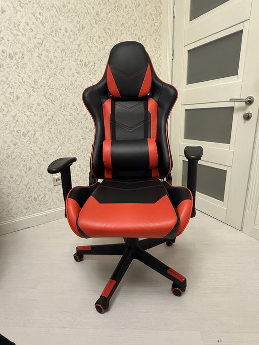 Продам геймерське крісло