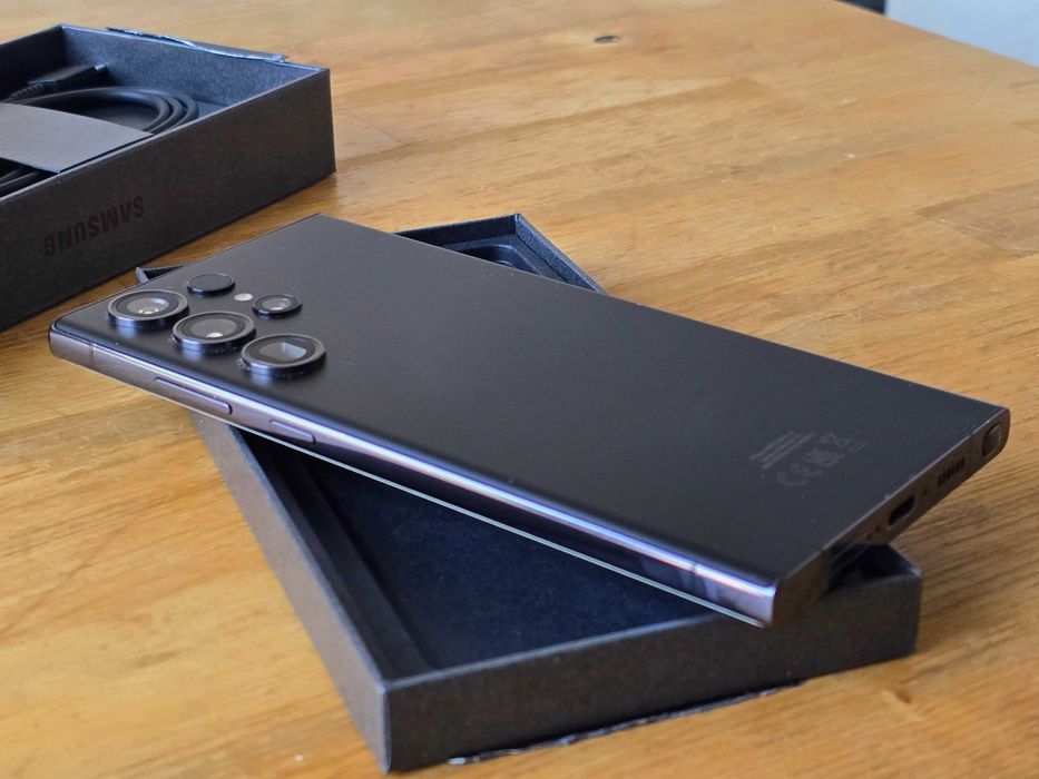 Європа. Samsung Galaxy S23 Ultra 8/256GB Black, 2sim.