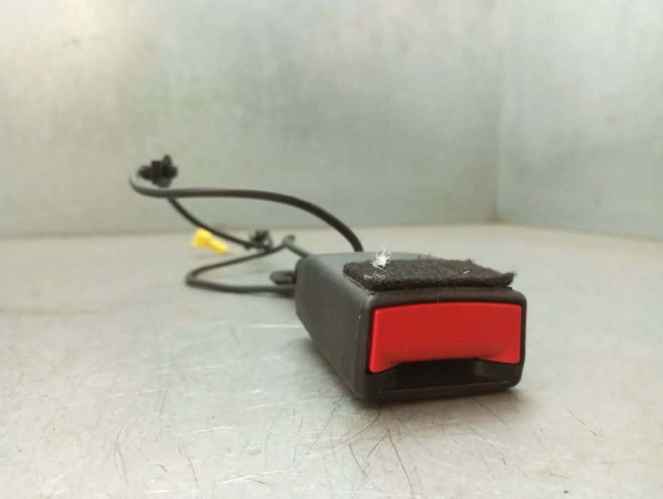 Encaixe de cinto frente direito MERCEDES-BENZ Classe A (W176)