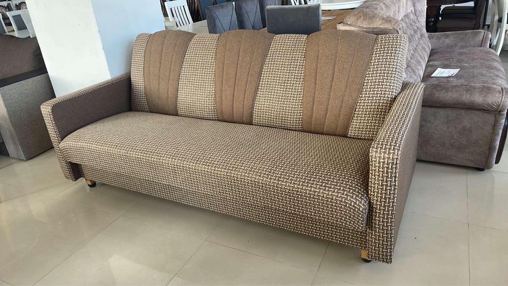 Диван, ліжко, прихожа, стільці, шафа-купе