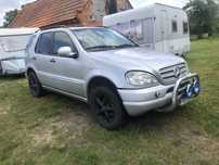 Mercedes ml 230 srebrny