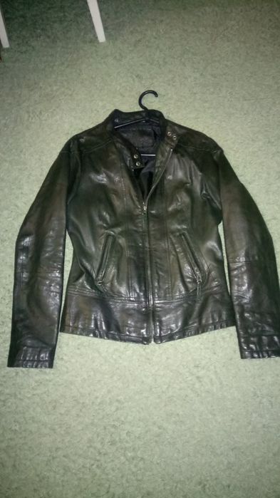 Кожаный пиджак в хорошем состоянии