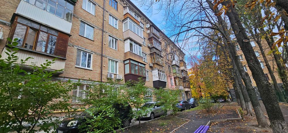 2 кімнатна 59м метро Звіренецька 3хв Міхновського 20 Дружби Народів