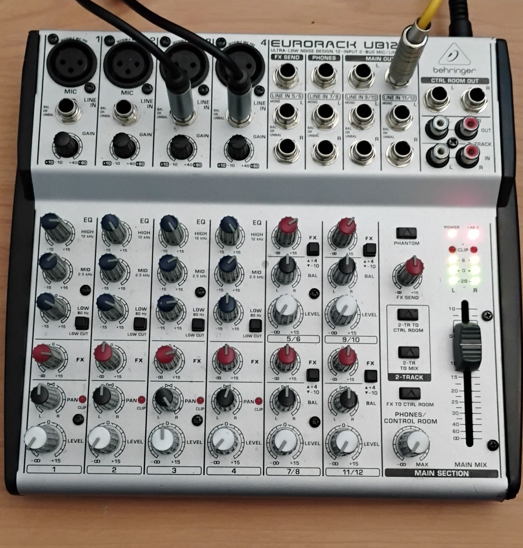 Mixer xenyx 1202 Behringer