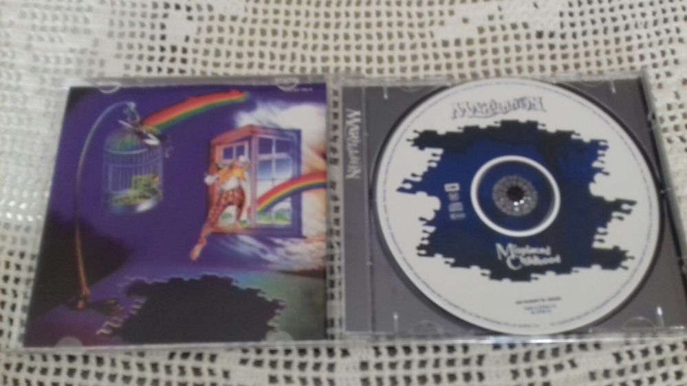 CD'S de três grupos diferentes