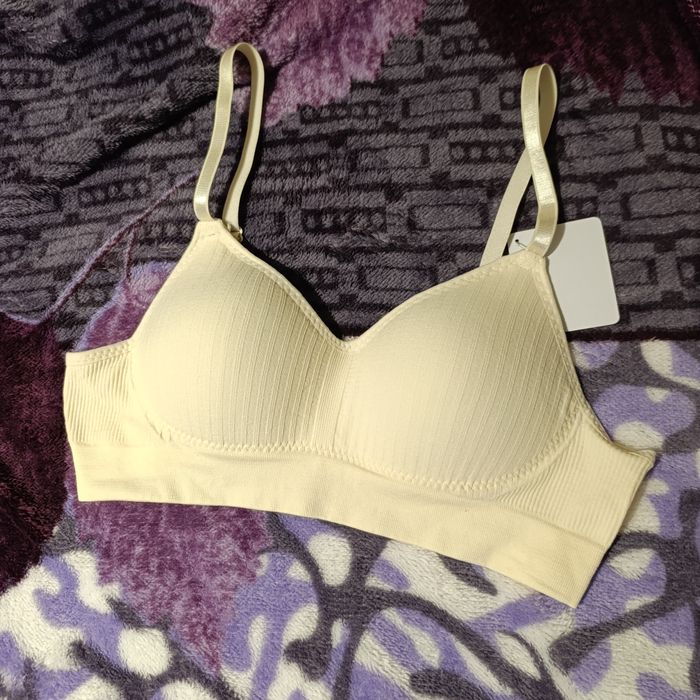 Топ бюстгальтер ліф молочний білизна