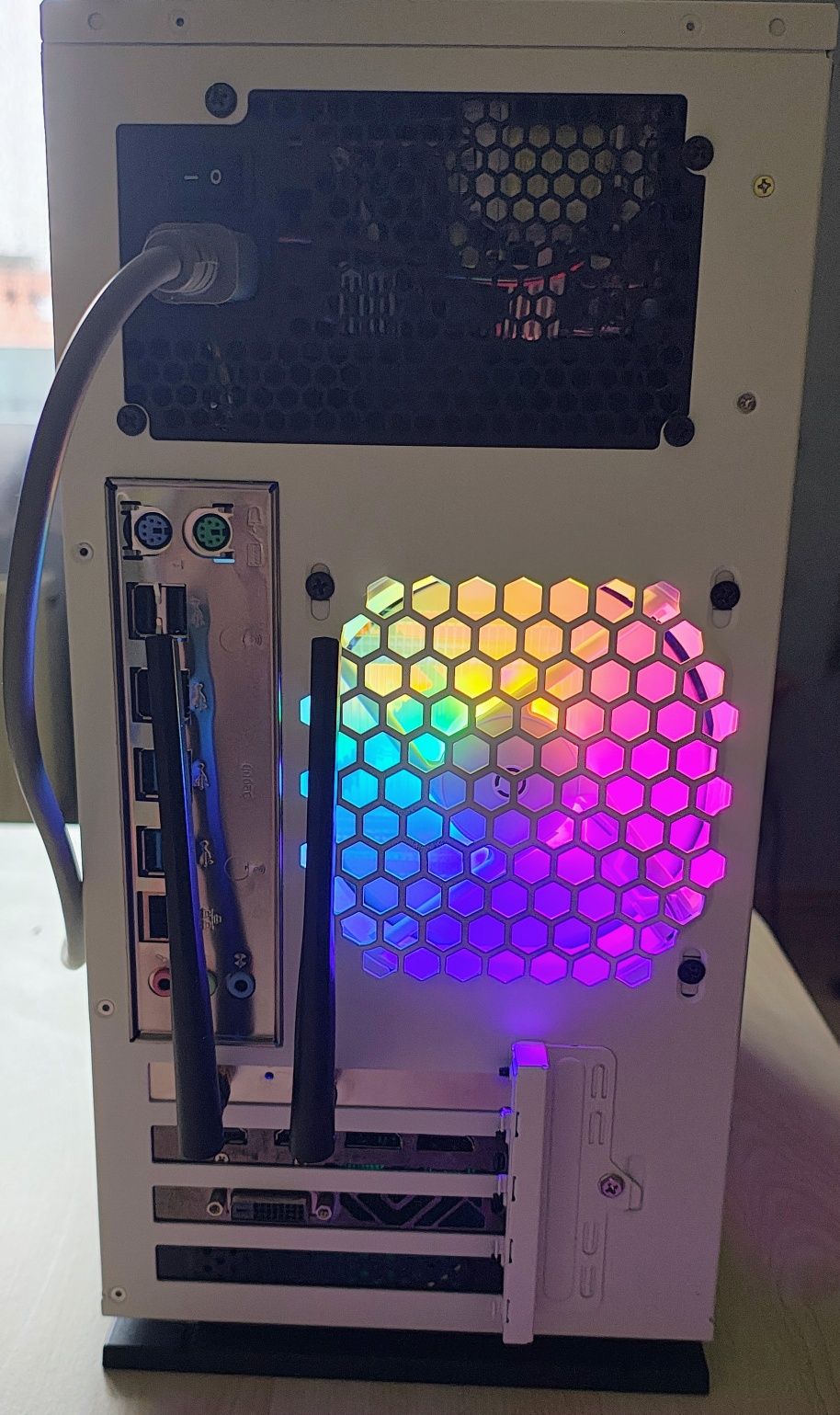 Komputer stacjonarny X99, Intel Xeon 2680v4, DDR4 ECC 32GB, AMD RX 590