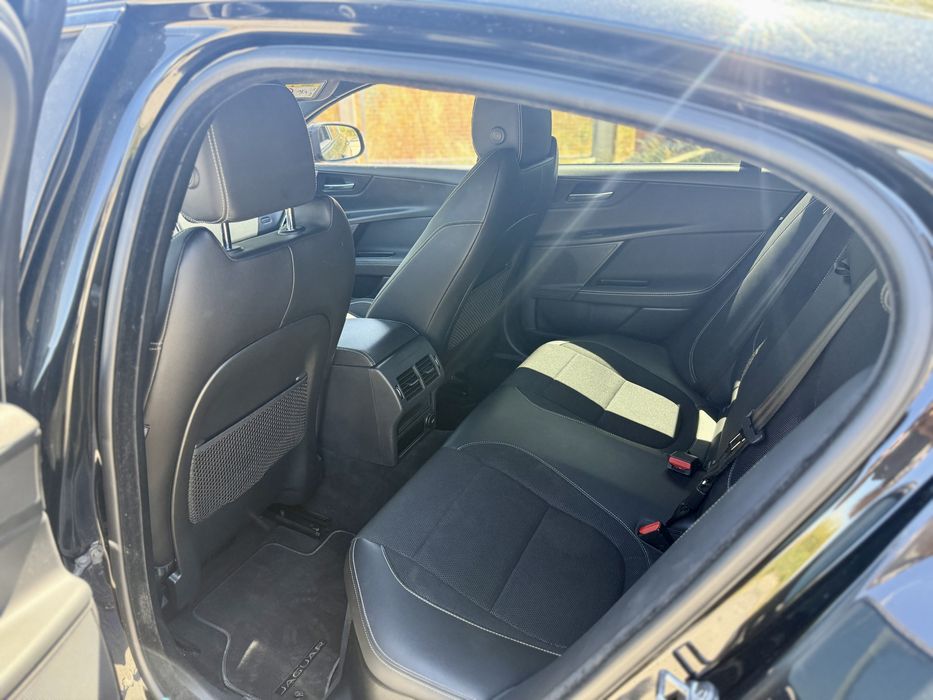 Jaguar XE R-Sport (Possibilidade de financiamento)