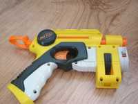 pistolet wyrzutnia NERF z laserem