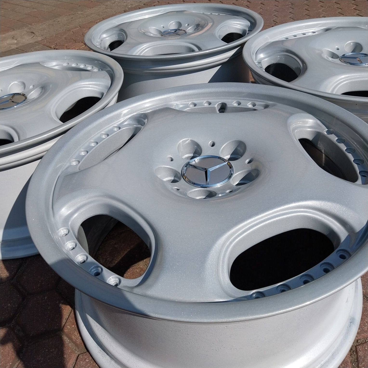 Felgi Aluminiowe R18 5x112 8.5J ET 30
