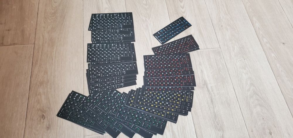 Наклейки букви на клавіатуру