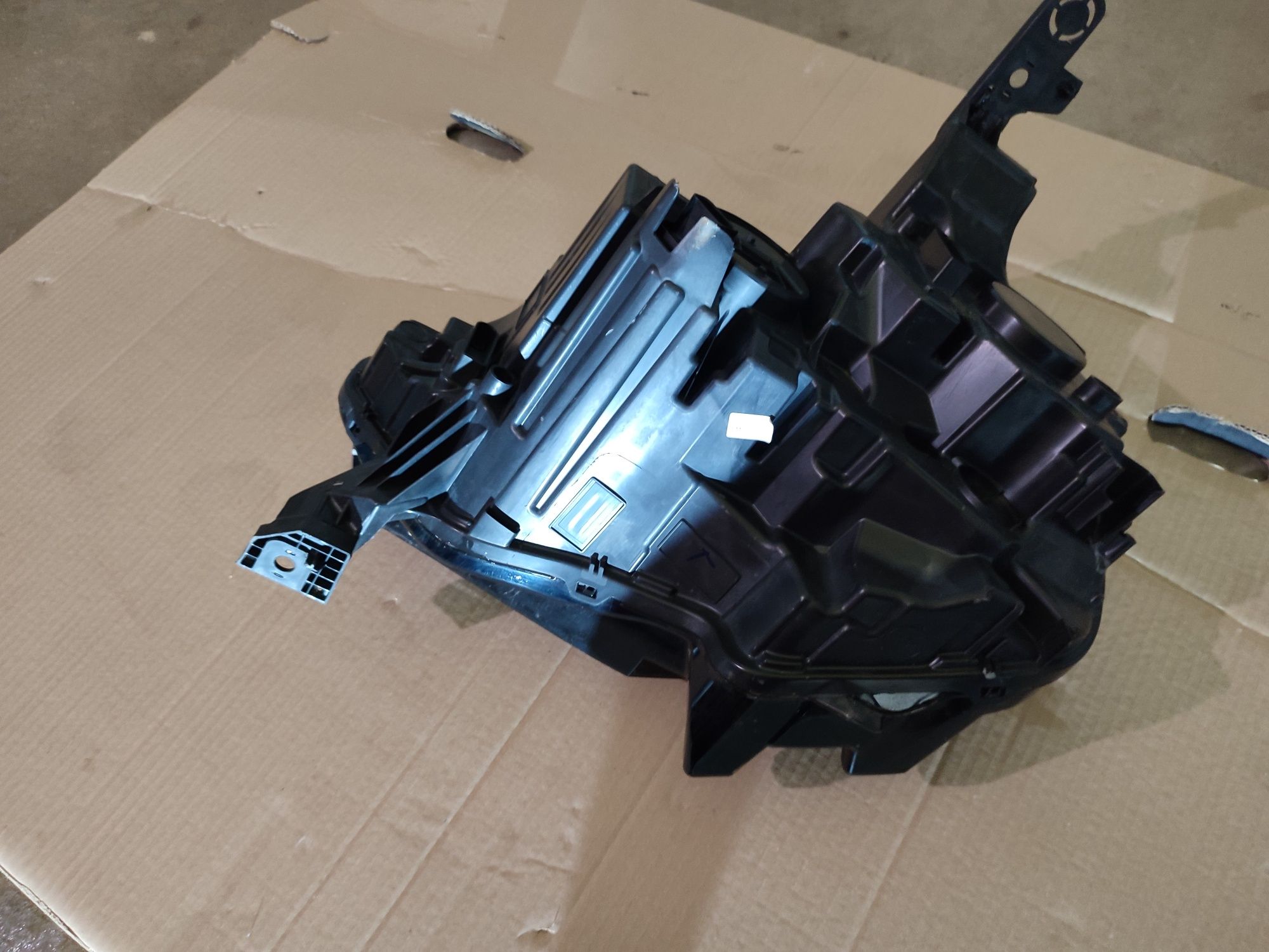 Citroen C4 III FULL LED 20- lampa prawa przód przednia