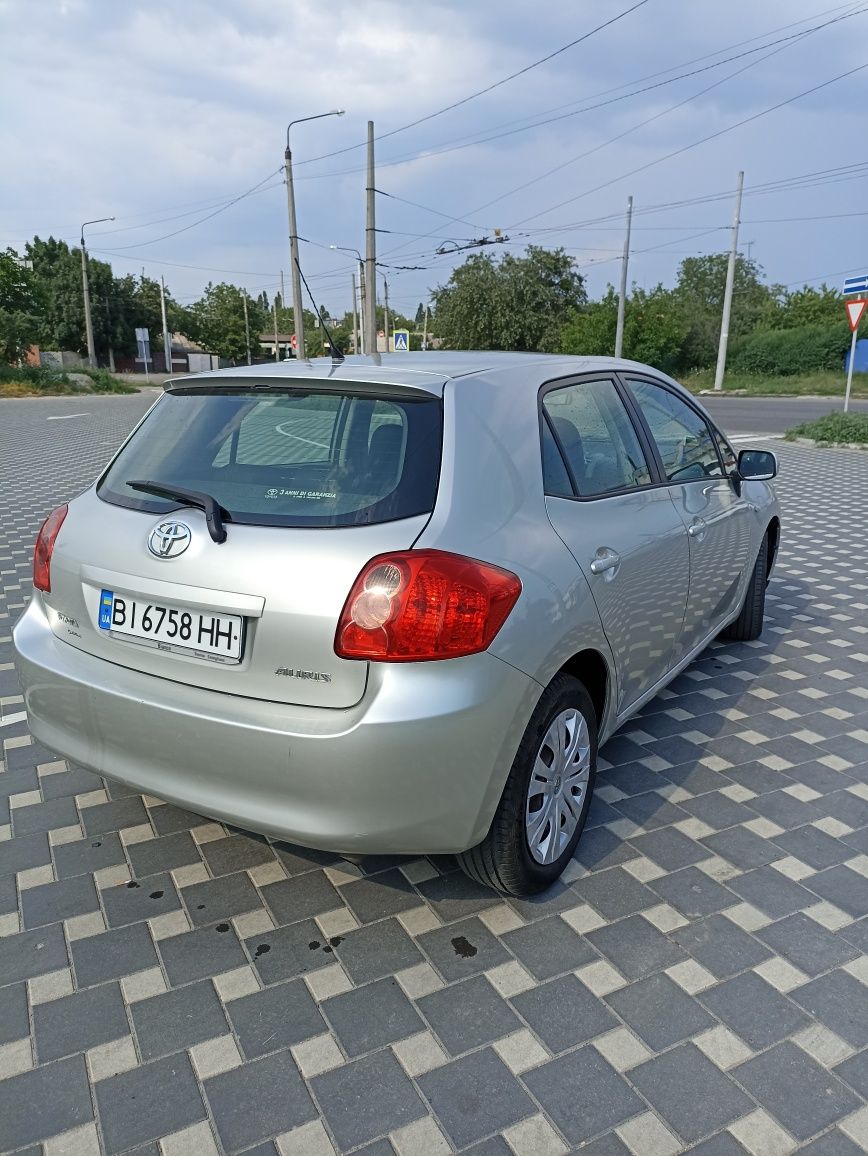 Toyota Auris  1.6