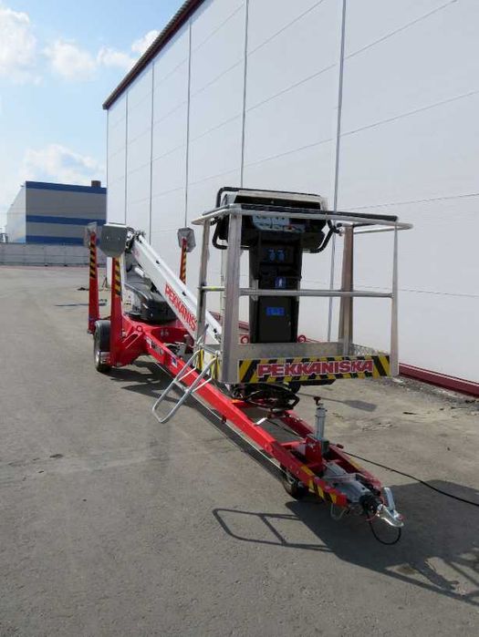 ОРЕНДА причіпного телескопічного підйомника Пекканіска Dino 180T